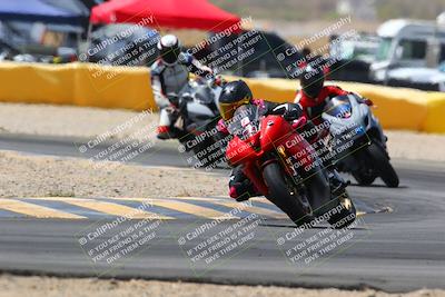 media/Apr-10-2022-SoCal Trackdays (Sun) [[f104b12566]]/Turn 2 (1135am)/